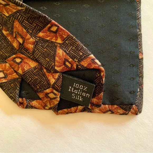 Bugatti. 100% Italian Silk Necktie. Brown and Orange diamond pattern on … - Picture 3 of 6